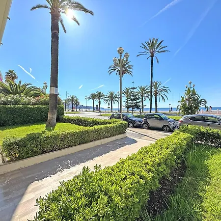 Lägenhet Rare Seafront Garden On Promenade