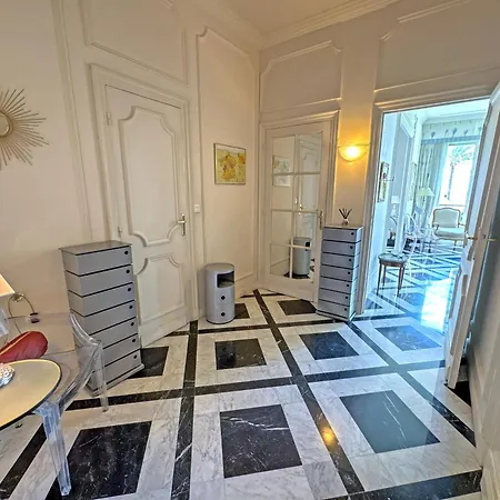Rare Seafront Garden On Promenade Lägenhet *